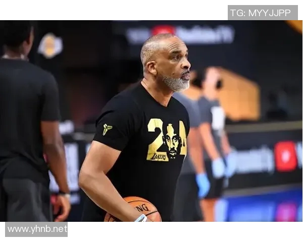 船记科比-桑德斯打球像李凯尔，先哄你睡着，趁打盹干掉你