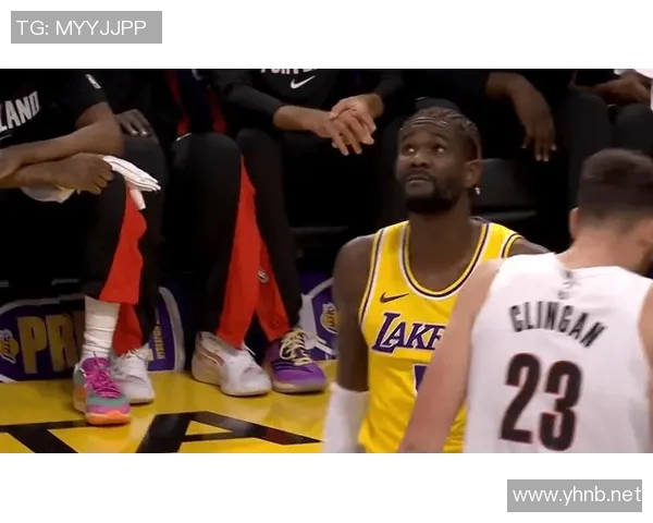 磨合成型！77+里皇+艾顿组成挡拆三叉戟 内线攻防硬度助湖人起飞