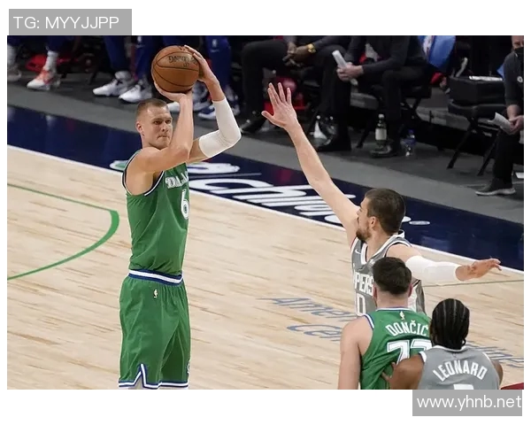 “勇士心心念念的超级中锋来了～波尔津吉斯抵达金州”